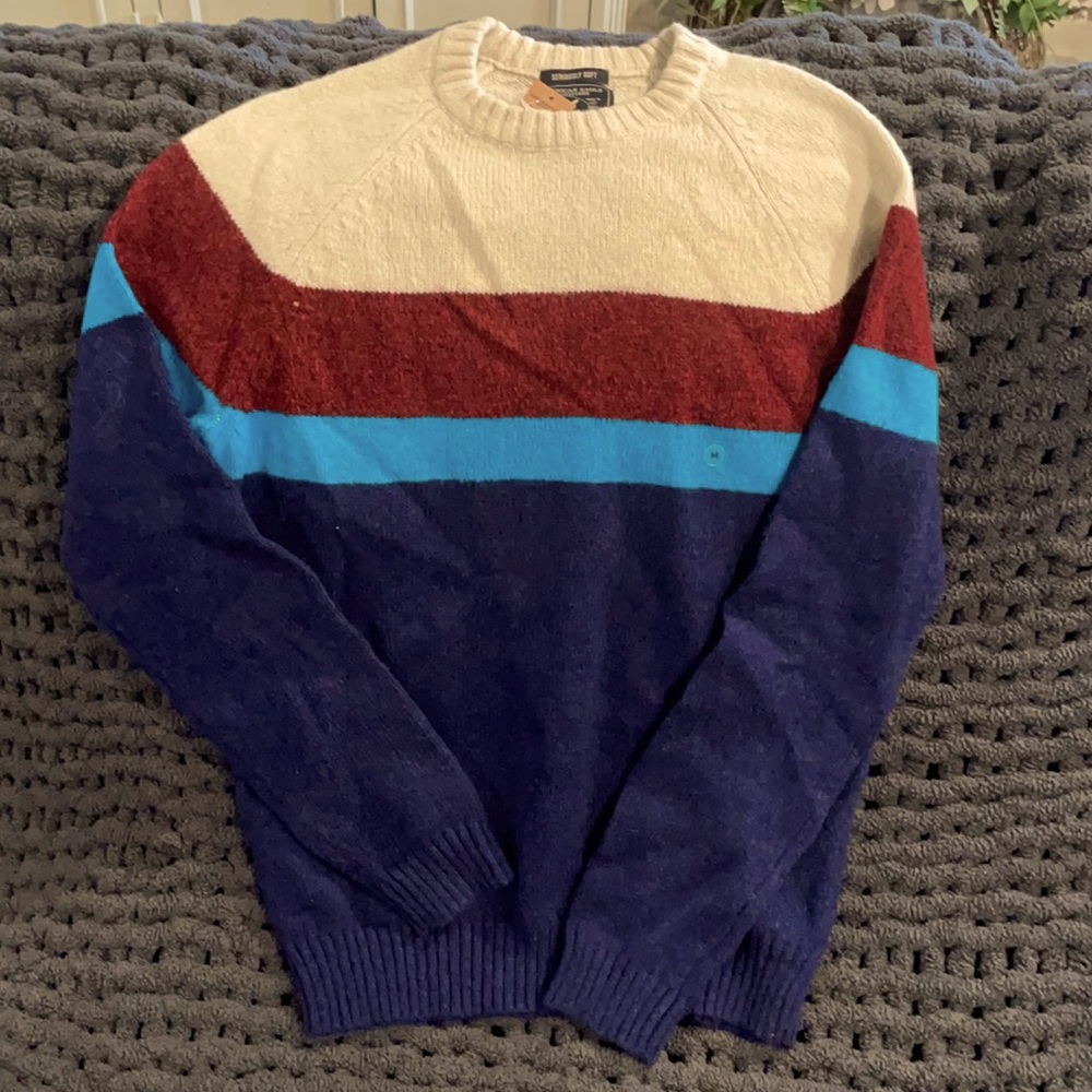 Men’s American Eagle Striped sweater medium